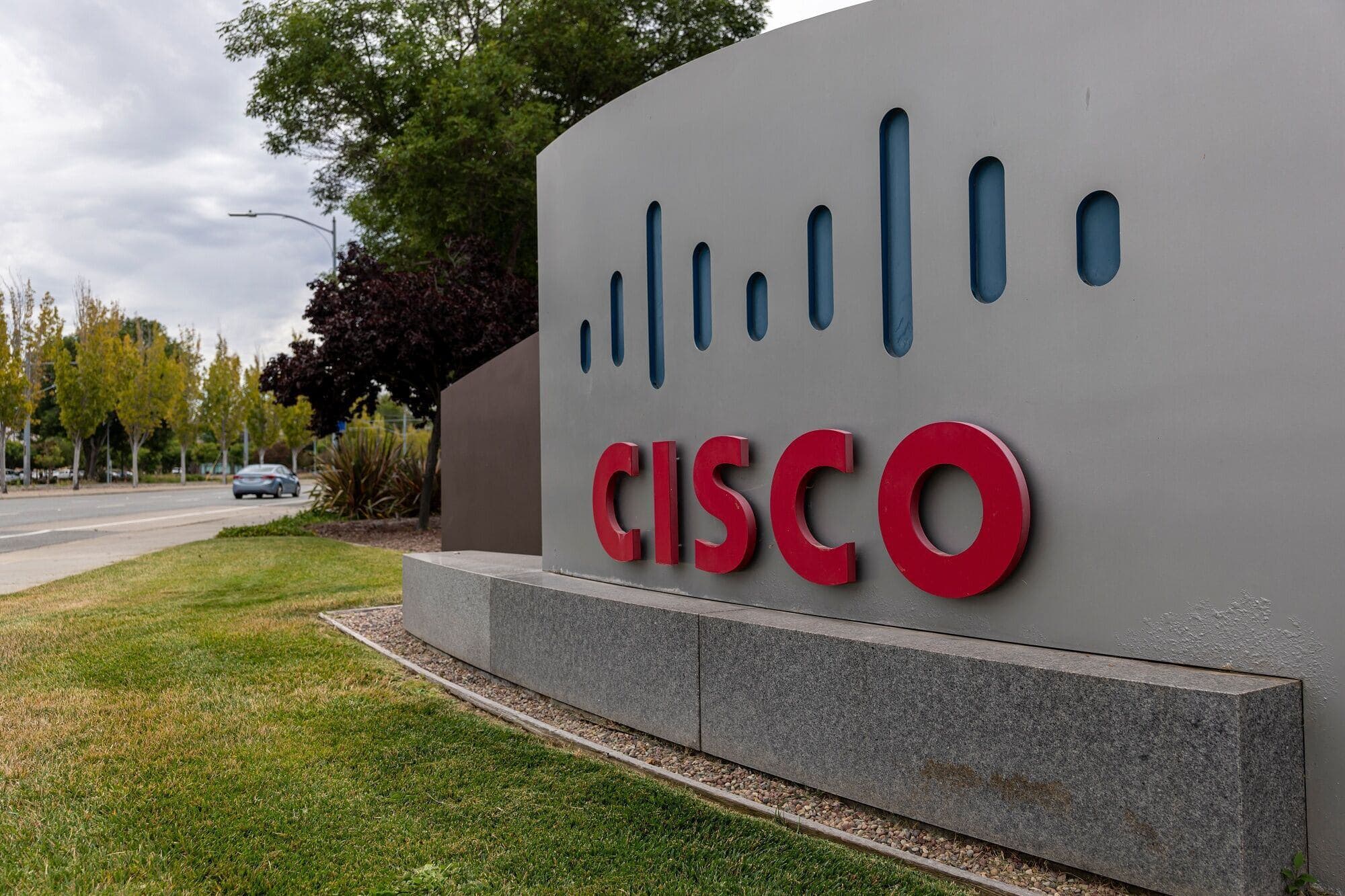 Cisco eleva previsão de receitas impulsionada pela corrida global à inteligência artificial