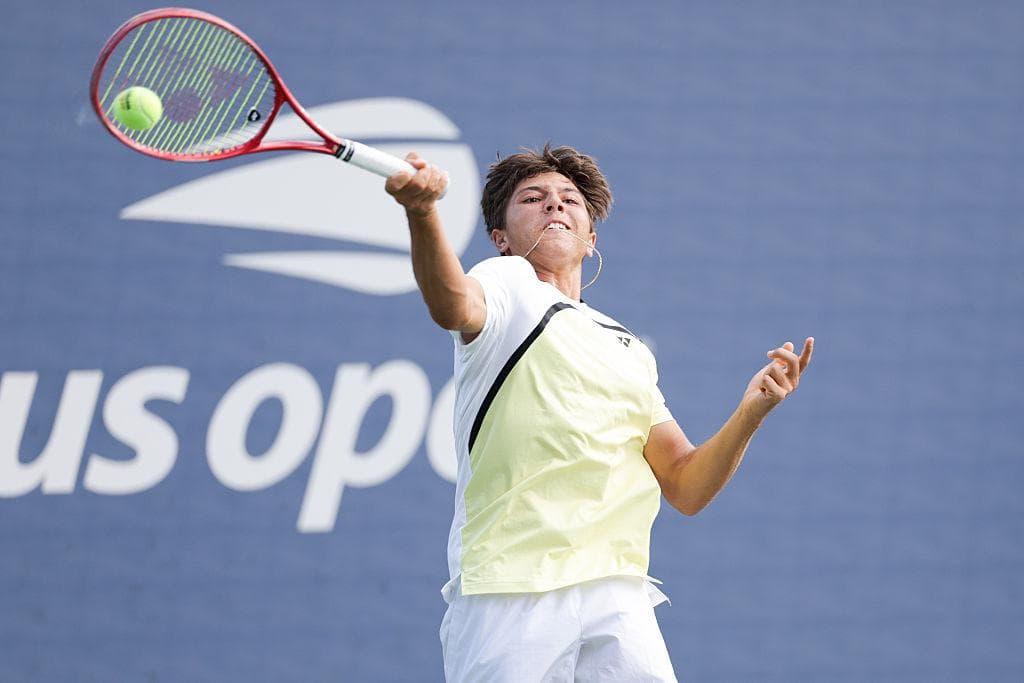 Dois forehands e nenhum backhand: Teo Davidov vira uma das histórias mais curiosas do US Open juvenil