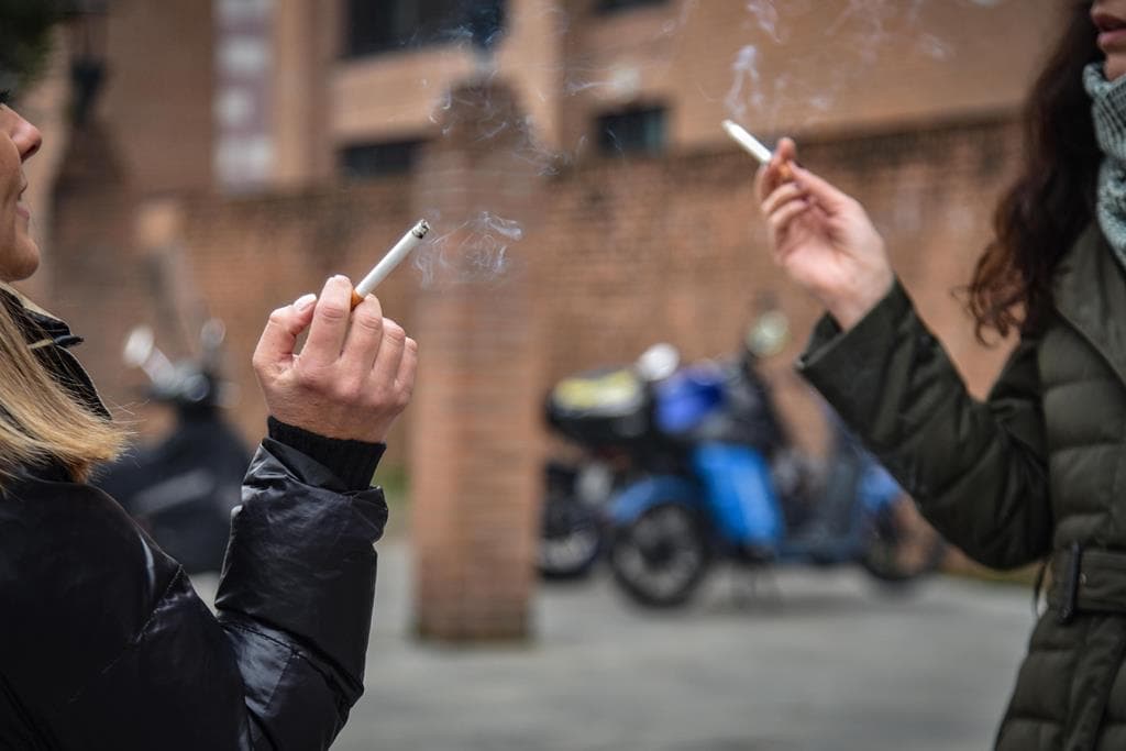 Reino Unido aprova proibição de tabaco para nascidos após 2009