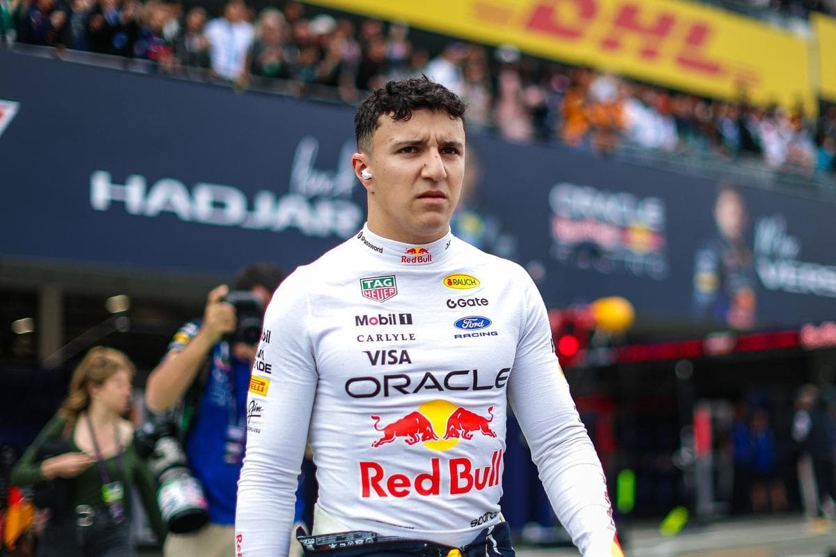 Red Bull renova com Hadjar e mantém dupla com Verstappen para 2027