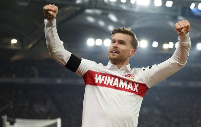 Demirović marca três em 12 minutos e assina primeiro hat-trick da nova Champions