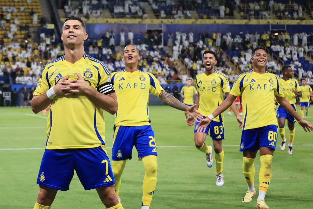 Cristiano Ronaldo fica fora dos 30 candidatos à Bola de Ouro; Messi, Haaland, Kane e Mbappé estão na corrida