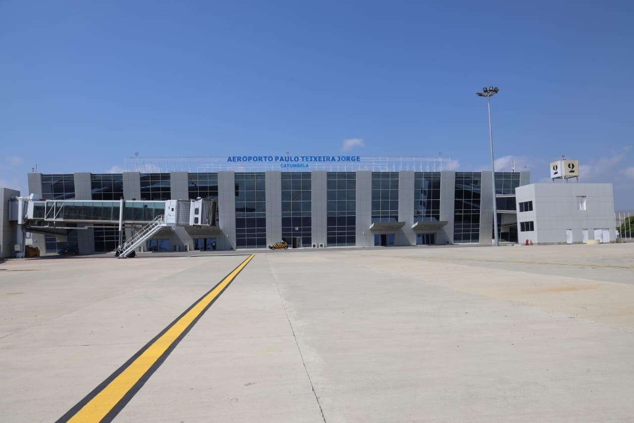 Governo autoriza ajuste directo de 70,1 milhões de dólares para manutenção de 21 aeroportos