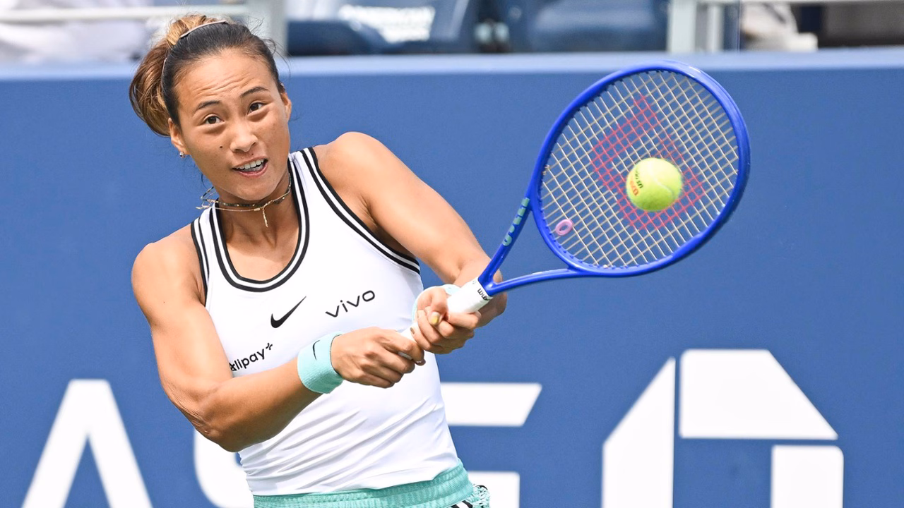 Zheng protagoniza reviravolta extraordinária, elimina Swiatek e chega aos quartos do US Open