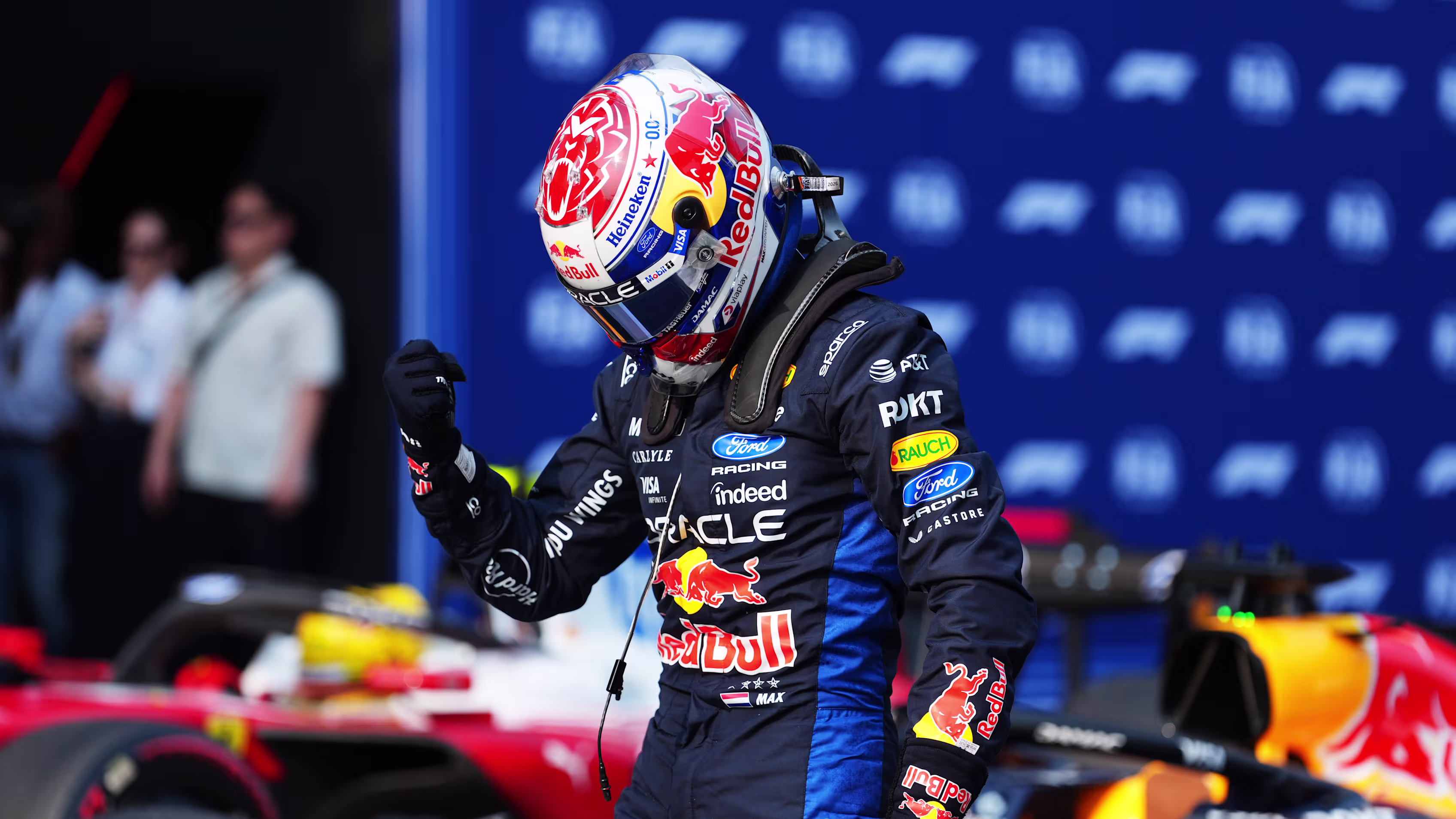 Verstappen bate Hamilton e conquista primeira pole de 2026 em Sepang