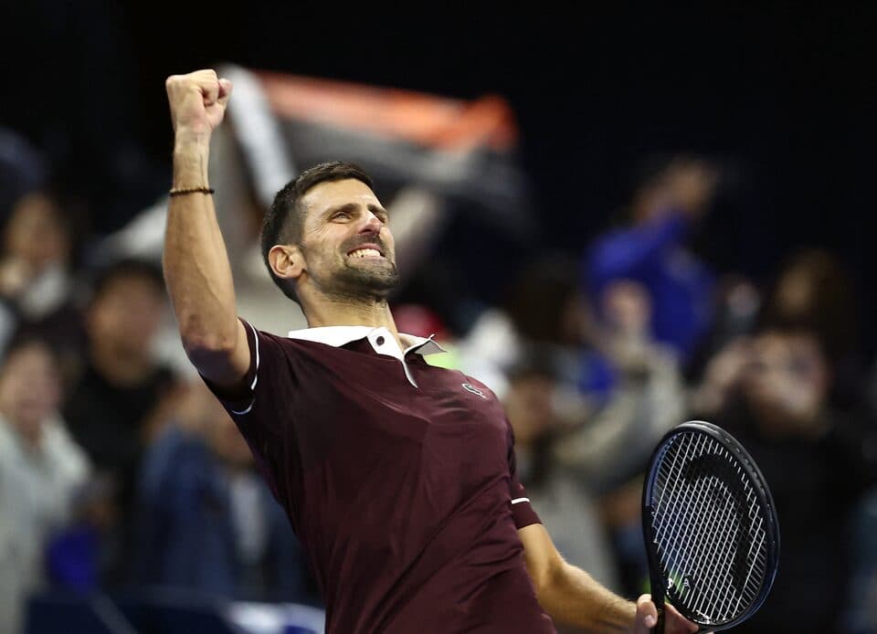 Djokovic sobrevive a Bu e iguala recorde de Nadal com 31 vitórias consecutivas em Pequim