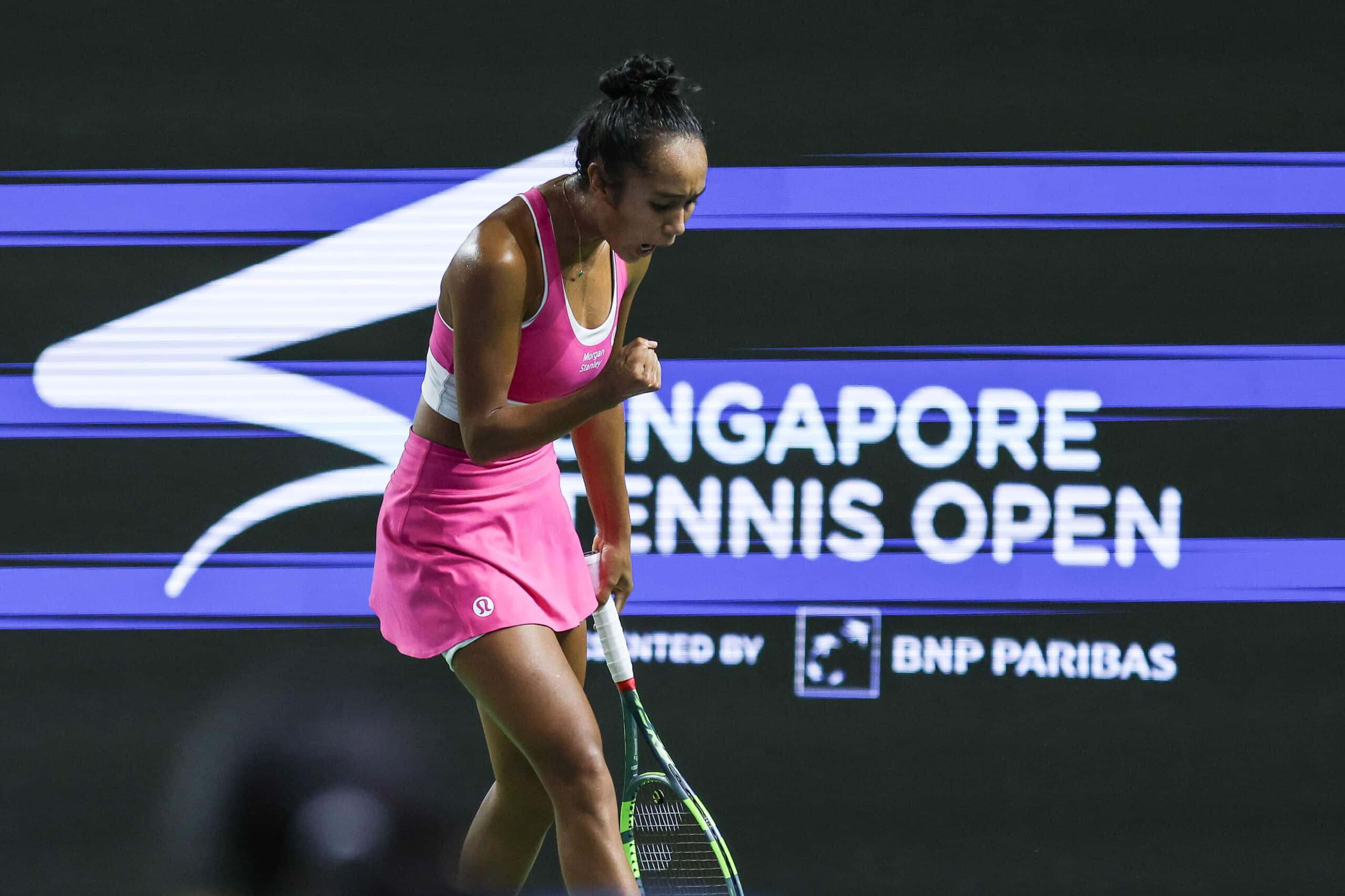 Fernandez fecha semana de renascimento com “pneu” na final e conquista Singapura