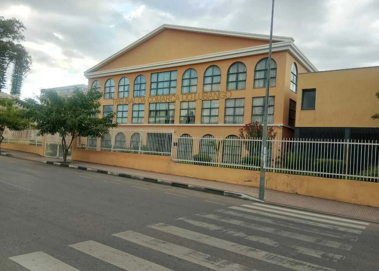 Pastor acusado de abusar sexualmente de seis jovens começa a ser julgado no Lubango
