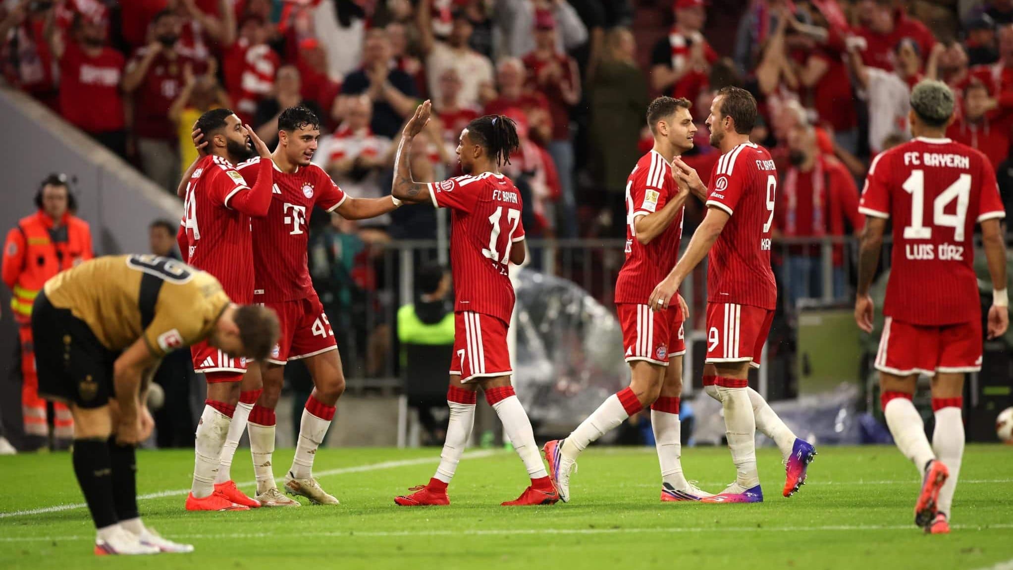 Bayern de Munique goleia Stuttgart na estreia da Bundesliga