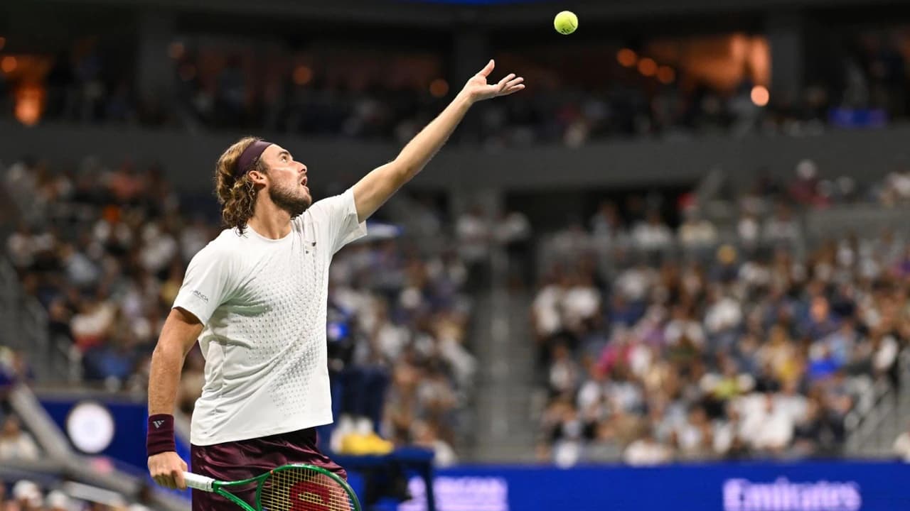 Queda de Tsitsipas encerra sequência de 149 anos do backhand a uma mão nos Grand Slams